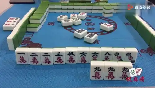  搞笑牌友玩麻将,虽然出牌无差错,可不懂做牌太吃亏,看完头大了