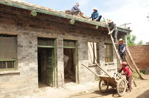 组图难得一见的陕西老家农村修房图片,再现关中房子半边盖生活风俗  组图难得一见的陕西老家农村修房图片,再现关中房子半边盖生活风俗