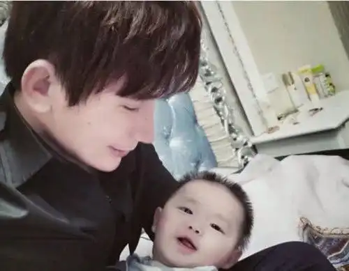 15岁开始整容,因与范冰冰相似走红网络,儿子长相却很意外  15岁开始整容,因与范冰冰相似走红网络,儿子长相却很意外