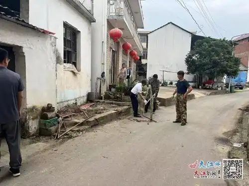  彭泽县东升镇强化集镇管理维护,吹响环境综合整治冲锋号组图