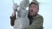  举起手来,全程爆笑,太君被猪队友出卖骑猪跑了,看一次笑一次