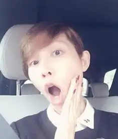  娘娘不晒夫开始搞怪了蔡少芬六连拍被称像何炅图