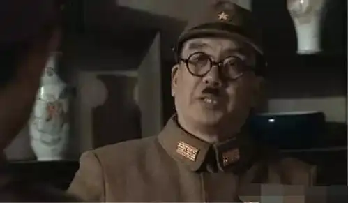  二战时期为什么日本人都留着一撮小胡子,现在为什么都不留了