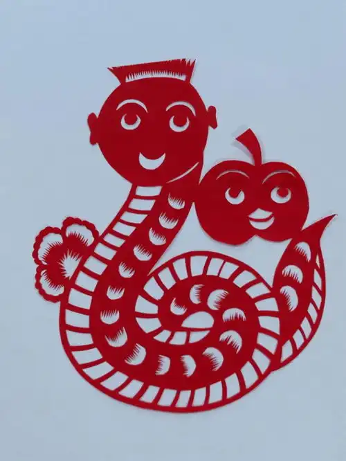  渭南剪纸非遗传承人艾晓被赞最有爱心的退伍老兵