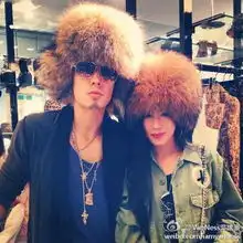 吴建豪晒与女友戴情侣帽照片力证恋情未变  吴建豪晒与女友戴情侣帽照片力证恋情未变