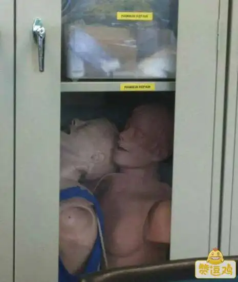 搞笑图片精选哥们,有病得回家吃药啊  搞笑图片精选哥们,有病得回家吃药啊